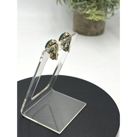 Vintage Green Swirl Glass Carved Scarab Gold Tone Protection Clip-on‎ Earrings - Picture 10 of 12
